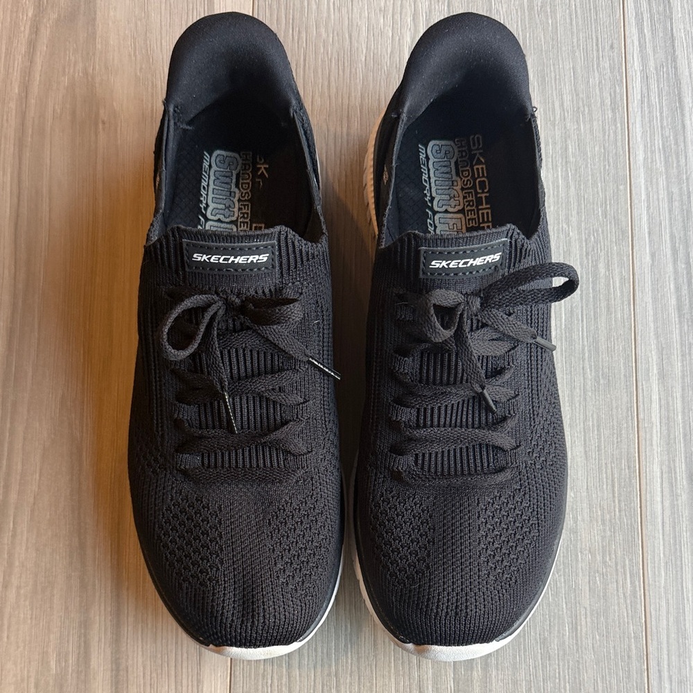 Skechers Women's Black Hands Free Swift Fit Sneakers Size 8.5